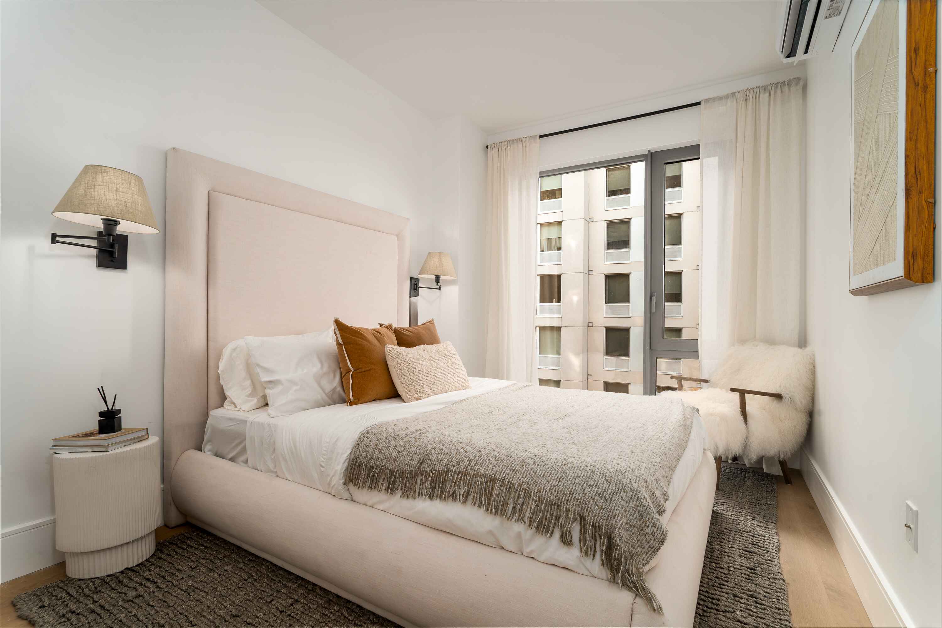 Interiors Slide №2